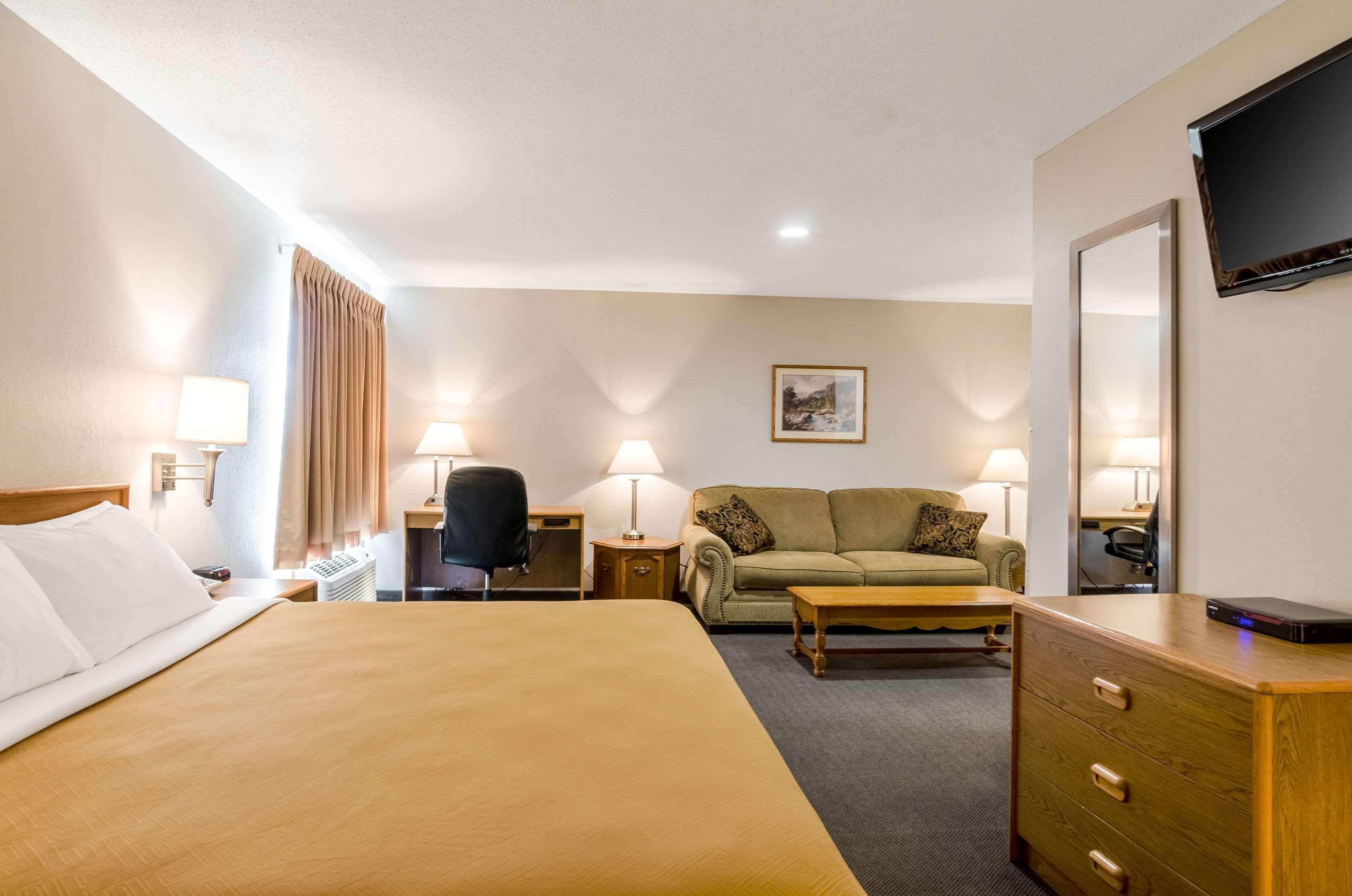 Rodeway Inn Ainsworth Exterior foto